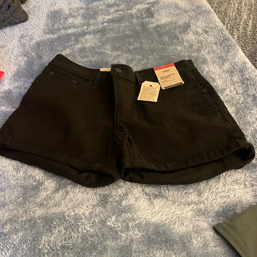 Black Levi Mid Length Shorts.   Size 4/27W